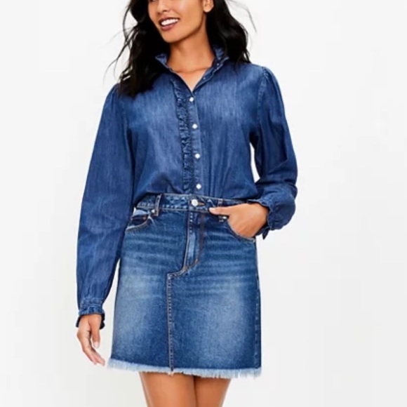 NWOT Loft Denim Frayed Skirt - Picture 4 of 5